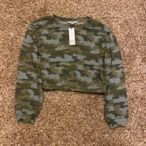 Never worn new with tags bb Dakota camo top.